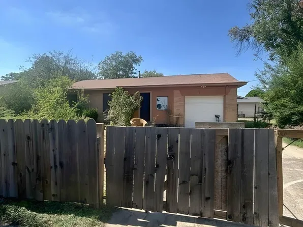 8827 Rustown Dr, Dallas, TX 75228