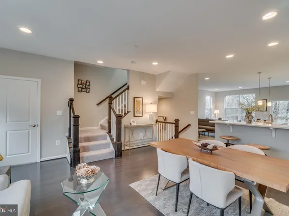 4915 Devitt Pl, Oxon Hill, MD 20745