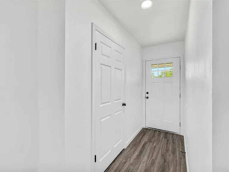 6506 King George Dr — Photo 9