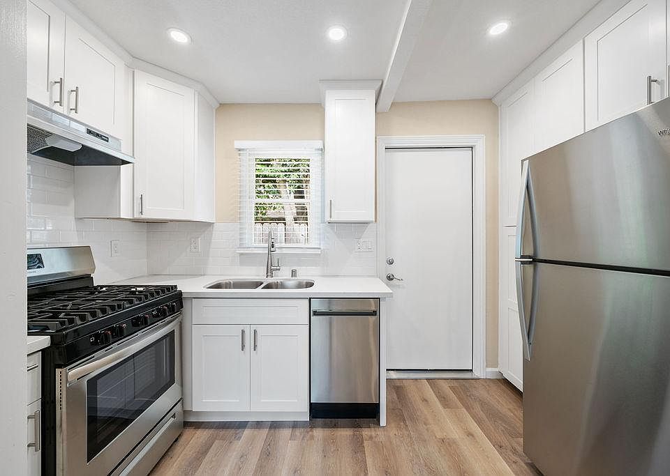 1st image of 5480 Capistrano Ave APT 4