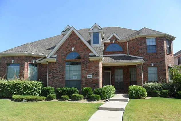 6901 Millerd Pond Dr — Photo 1