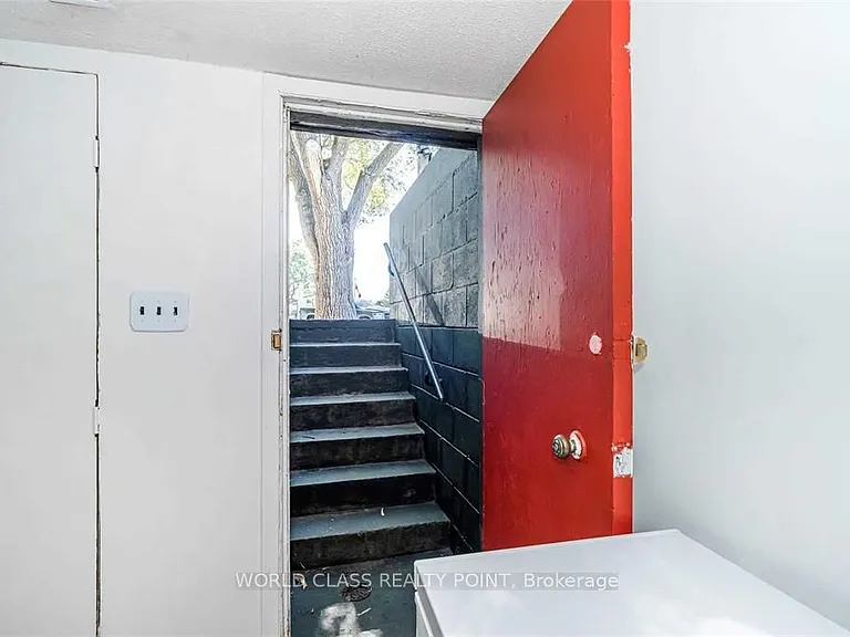 1 McIntosh St — Photo 27