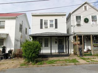 204 N West St, Charles Town, WV 25414