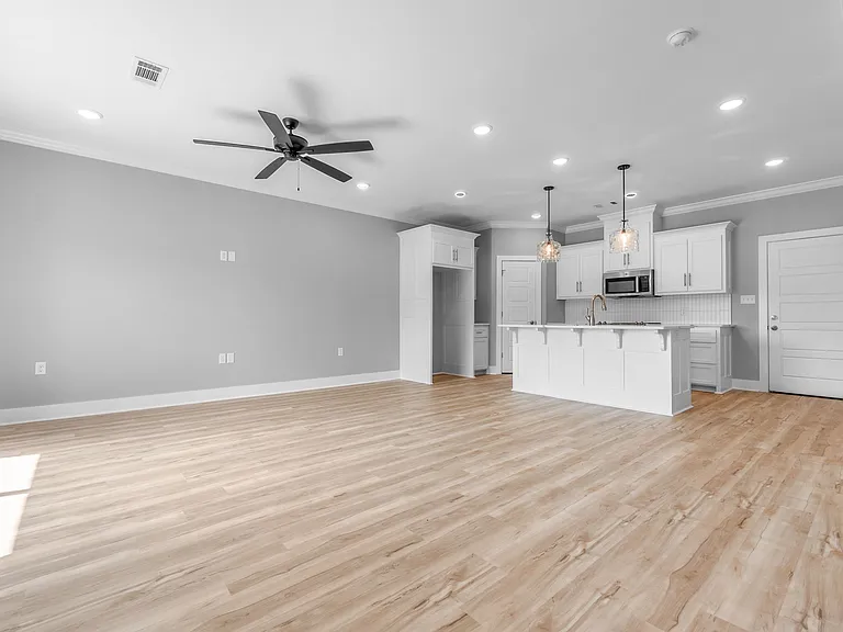 225 Country Club Pkwy #61 — Photo 5