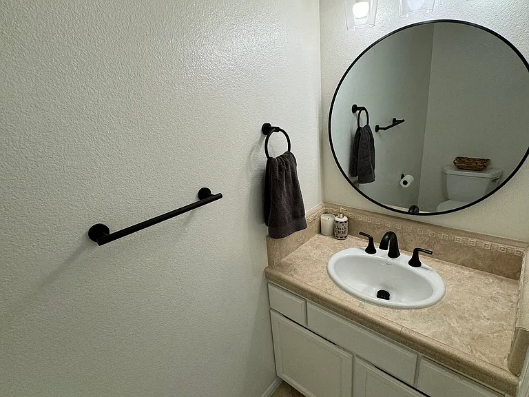 2919 E St #1 — Photo 7