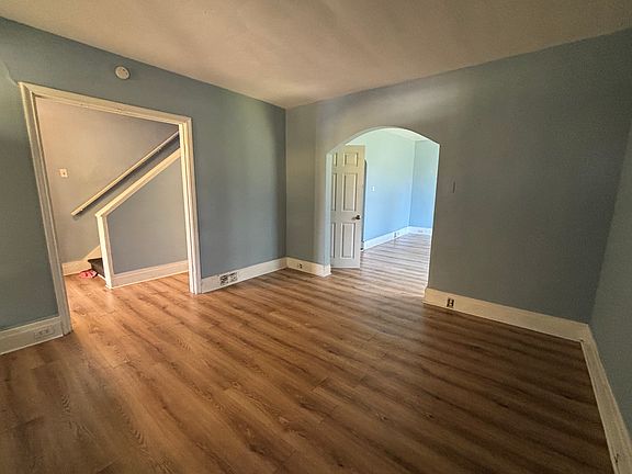 5th image of 1121 Linwood Ave #1