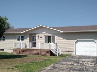 1814 Maple St, Ellis, KS 67637