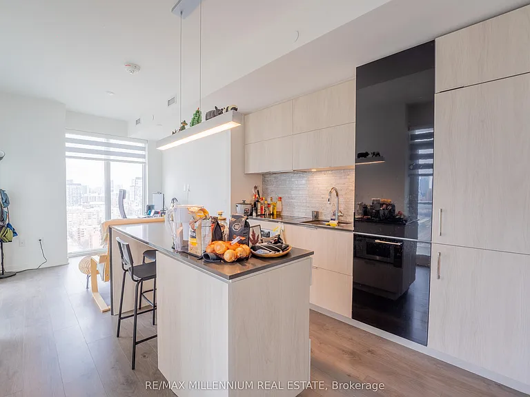 20 Richardson St #1808 — Photo 11