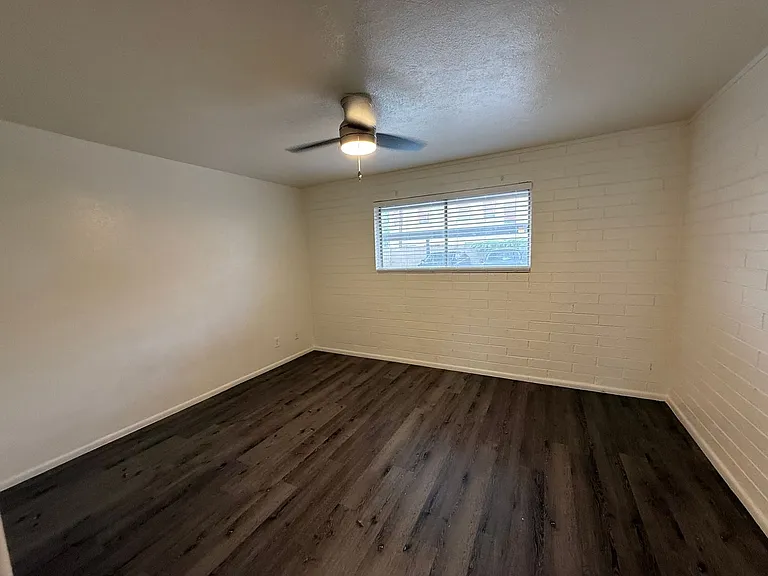 Alexsi Apartments — Photo 8