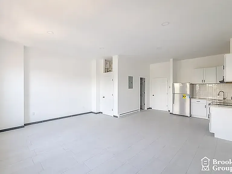610 E 16th St #2 — Photo 2