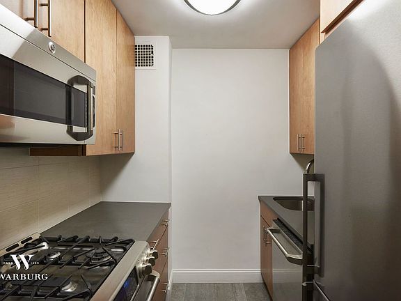 3rd image of 201 E 66th St APT 16K