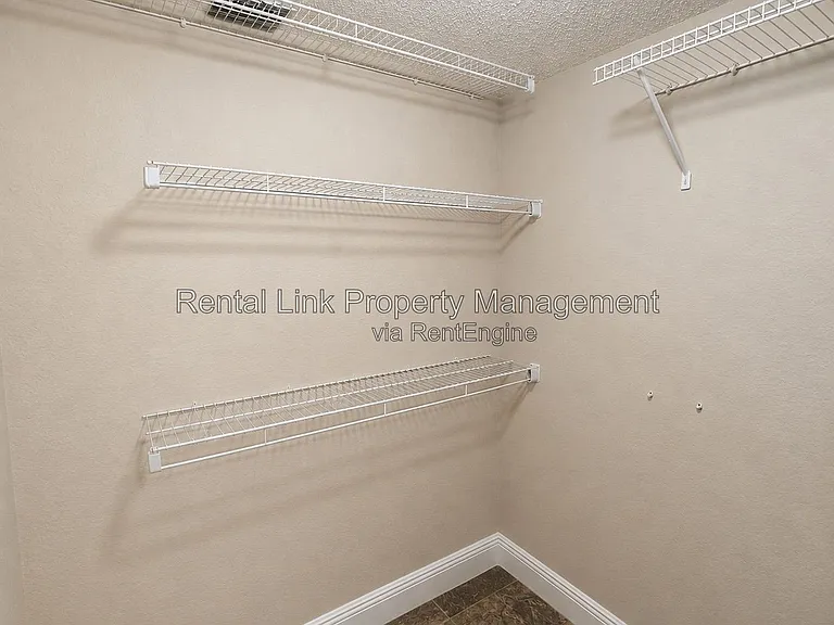 2264 Winkler Ave #202 — Photo 13