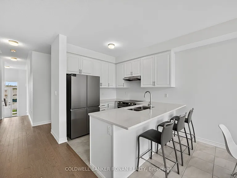 29 Milady Cres — Photo 8