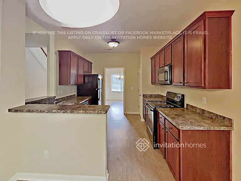 2453 Folsom St — Photo 8