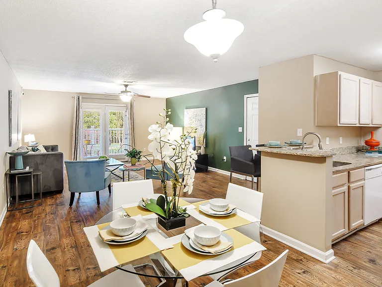 Avalon Apartment Homes — Photo 7