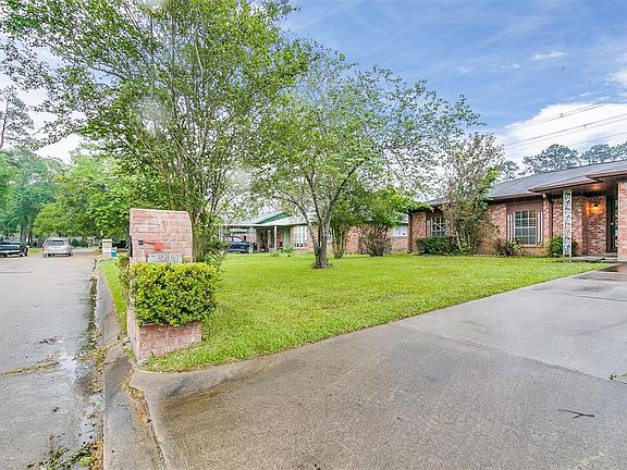 4th image of 7210 Oak Village Dr