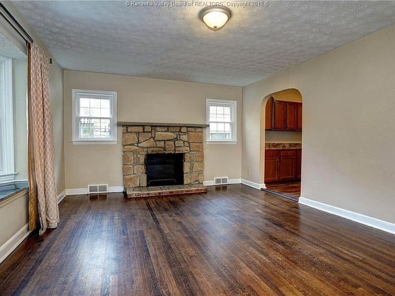 3rd image of 6507 Roosevelt Ave