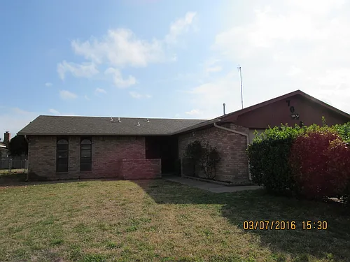 7008 NW Kingsbury Ave Photo 1