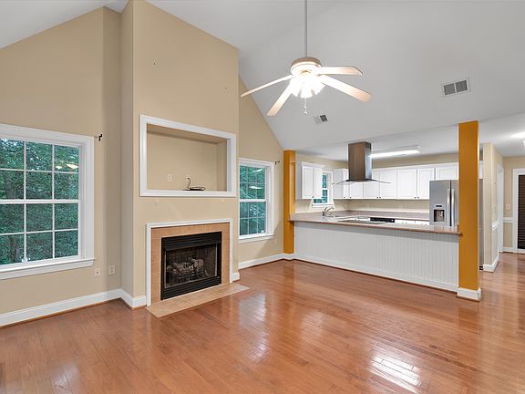 4th image of 509 Scenic Oak Dr