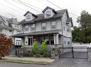 64 Livingston Pl, Bridgeport, CT 06610