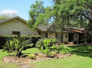 613 Melody Ln, Eagle Lake, TX 77434