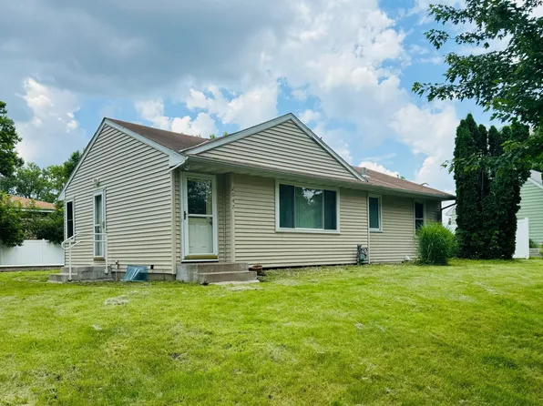 2047 Sloan St, Saint Paul, MN 55117