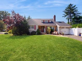 1354 Alton Rd, Rockville Centre, NY 11570