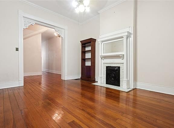 3rd image of 521 Lowerline St