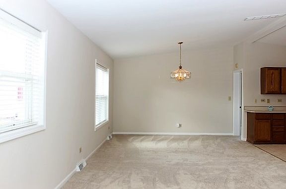 3rd image of 320 Palomino Ct