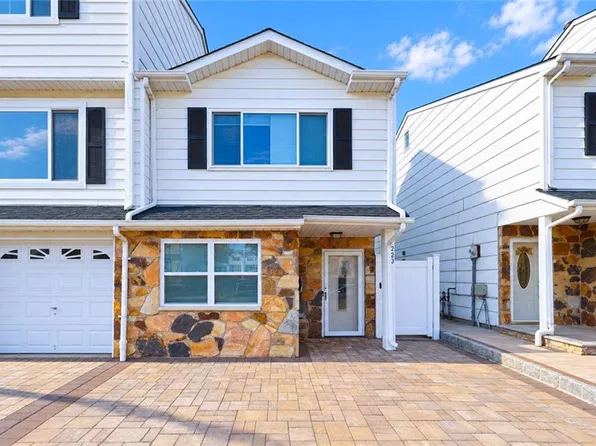 223 Carlyle Grn, Staten Island, NY 10312