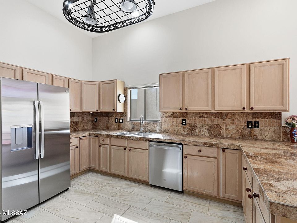 1st image of 3412 S Waterfall Dr