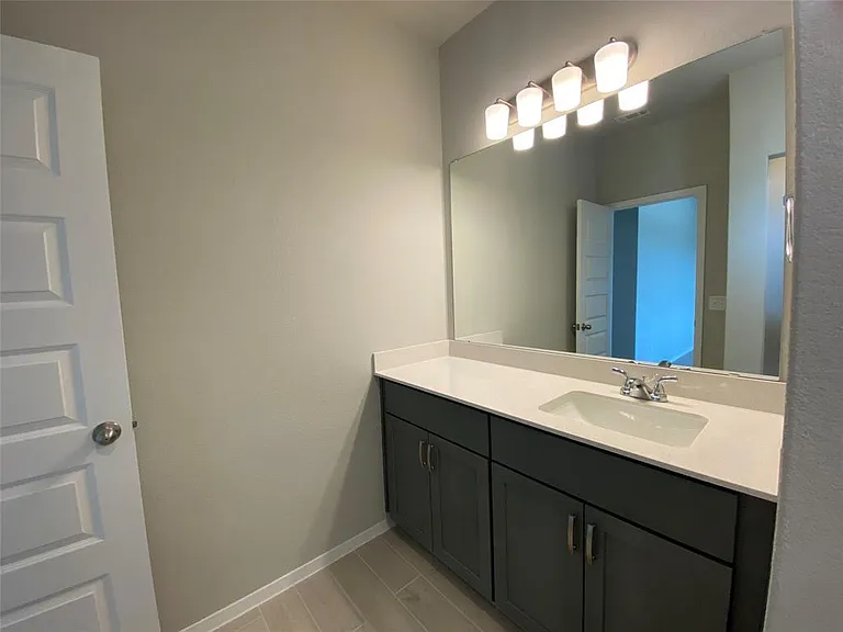 11704 Murano Dr — Photo 15