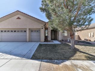 19477 Big Horn St, Apple Valley, CA 92308
