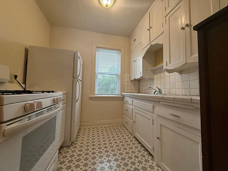 1718 N Indiana Ave #8 — Photo 13