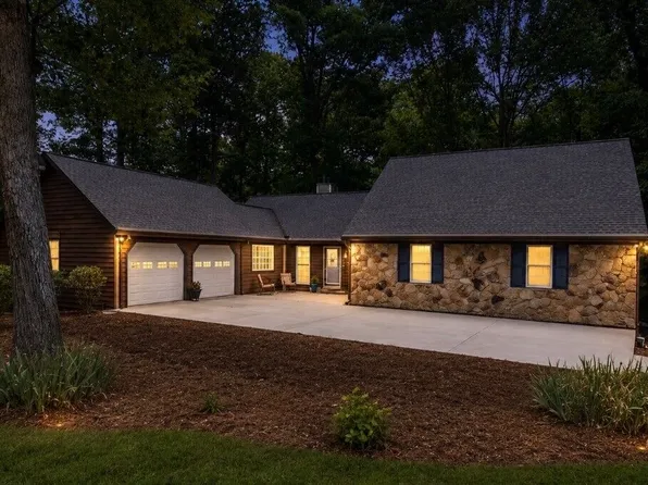 1677 Heritage Dr, Snellville, GA 30078