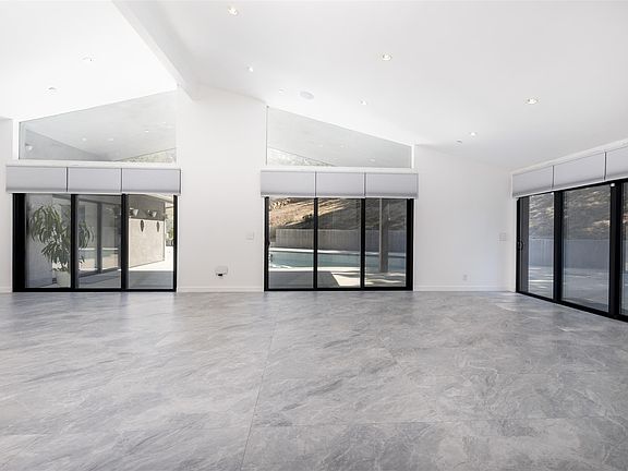 3rd image of 3500 Loadstone Dr