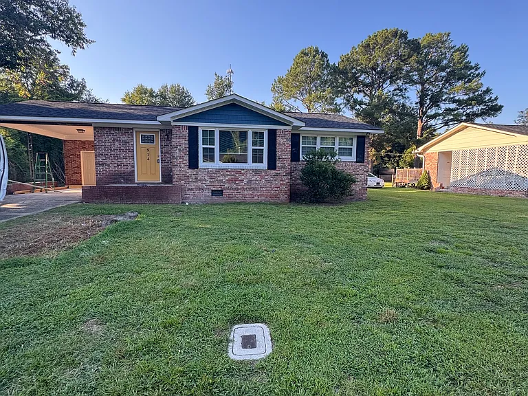 914 Wateree Blvd — Photo 1