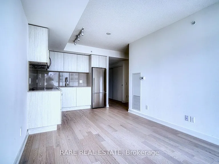 25 Richmond St E #2016 — Photo 3