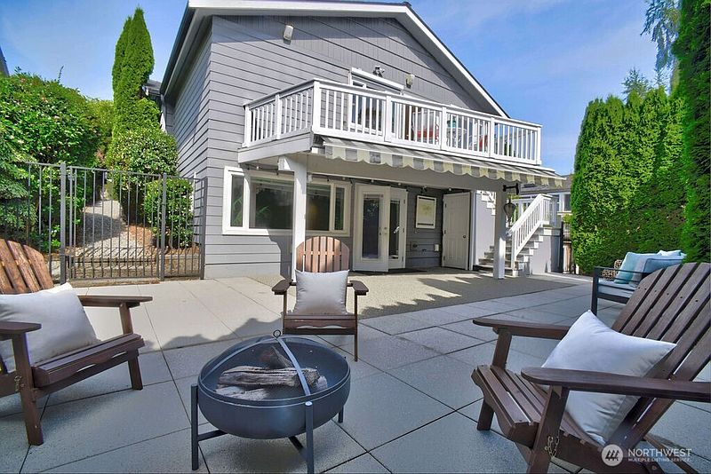 3rd image of 4030 26th Avenue W
