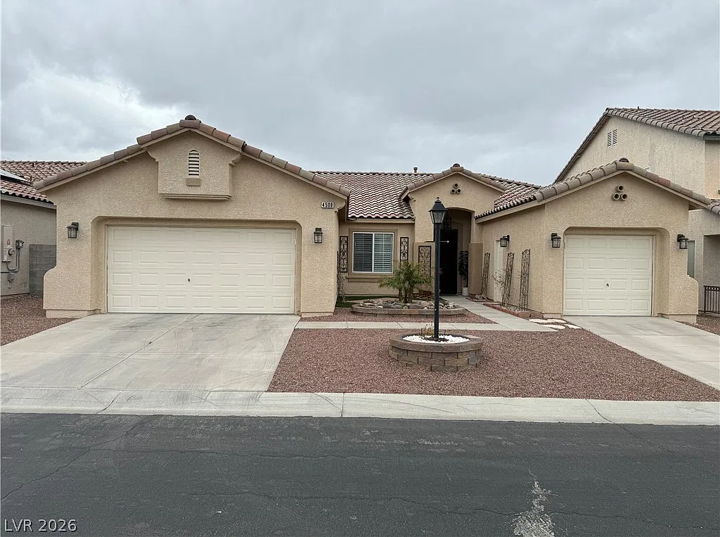 3 bed, 2.0 bath, 1965 sqft, $2,250 — Photo 1
