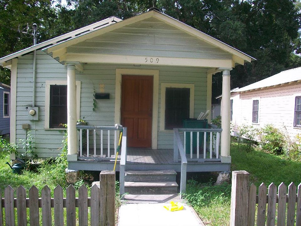 2nd image of 509 NW 6th Pl