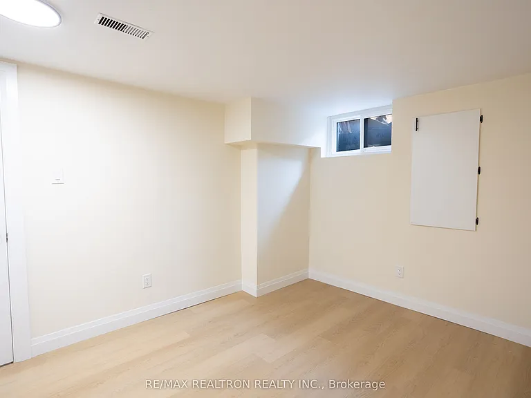 322 Shanty Bay Rd #BASEMENT — Photo 5