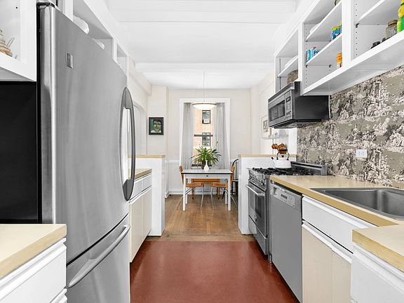 2nd image of 760 W End Ave APT 3D