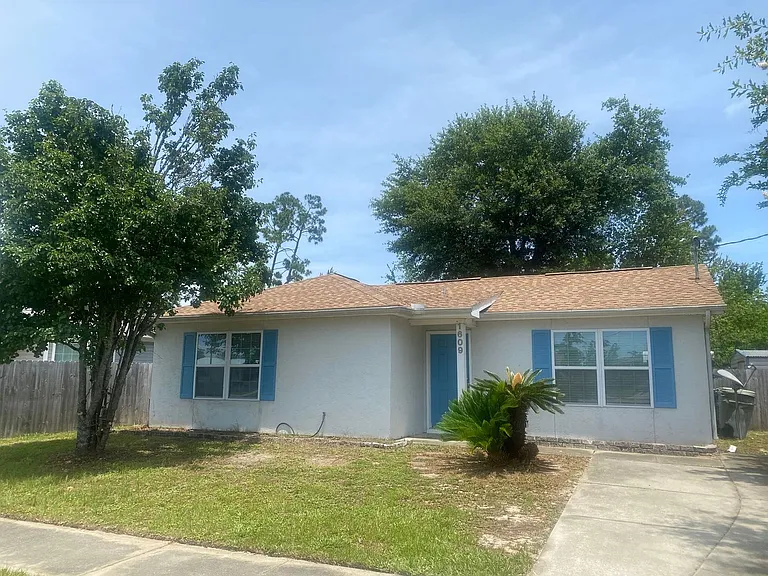1609 Louisiana Ave — Photo 1
