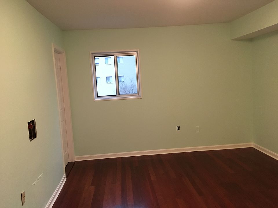 2nd image of 10637 Montrose Ave #10637