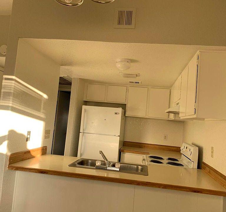 1st image of 4959 S Park Ave #203