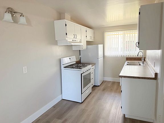 4th image of 915 1/2 28th St