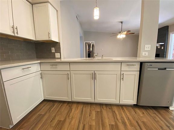 5th image of 2605 McGregor Dr