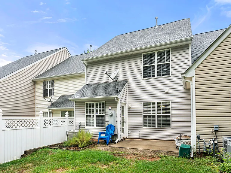 8653 Robinson Forest Dr — Photo 11
