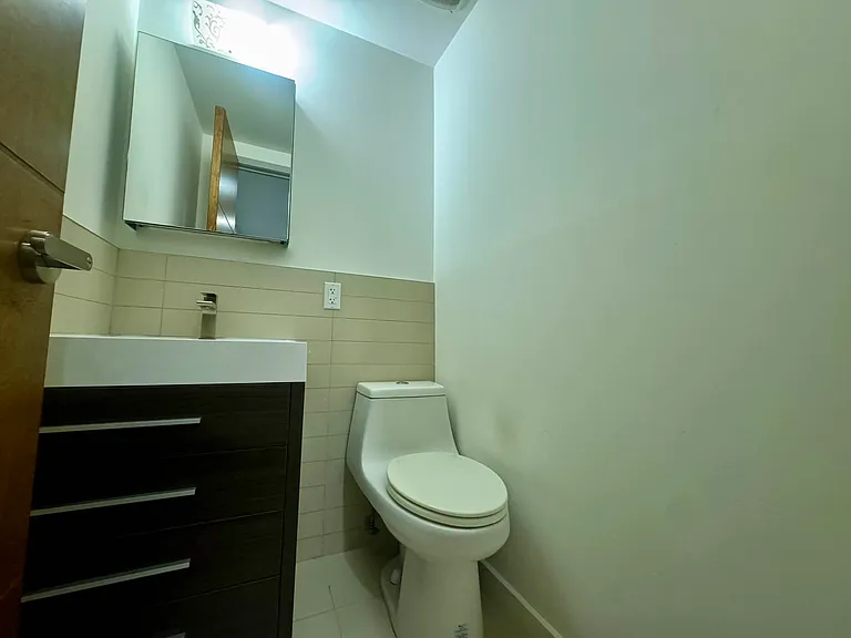 90 Starr St #1R — Photo 12